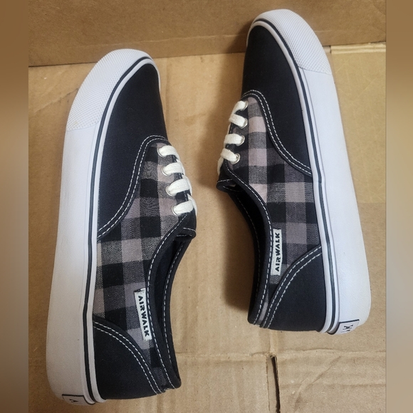 Airwalk Black/Grey Canvas Lace Up Skater Sneaker US Size 7.5 - Picture 2 of 9